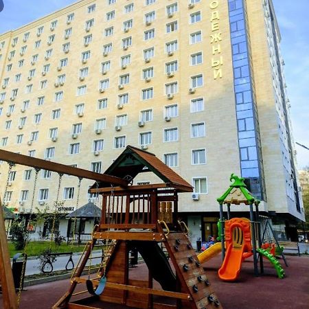 Апартаменты В Центре, В Новом Доме อัลมาตี ห้อง รูปภาพ